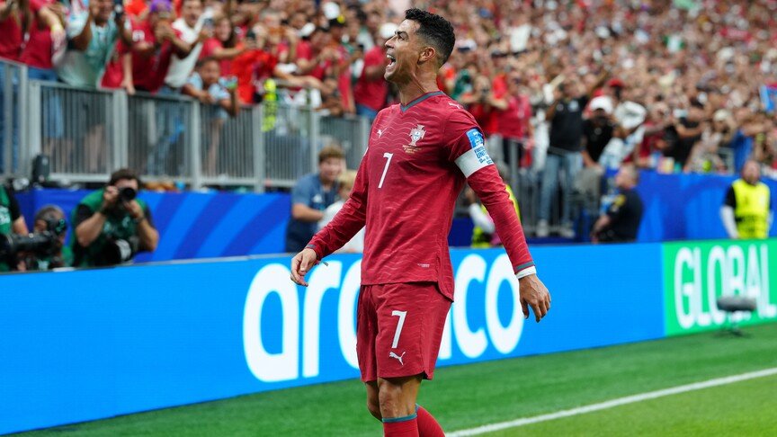 رونالدو أول لاعب يسجل في 6 نسخ بكأس العالم لكرة القدم